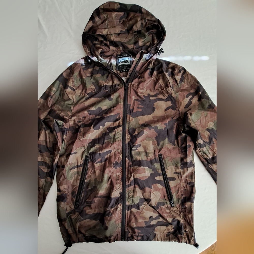 Beautiful Giant Windbreaker Camo